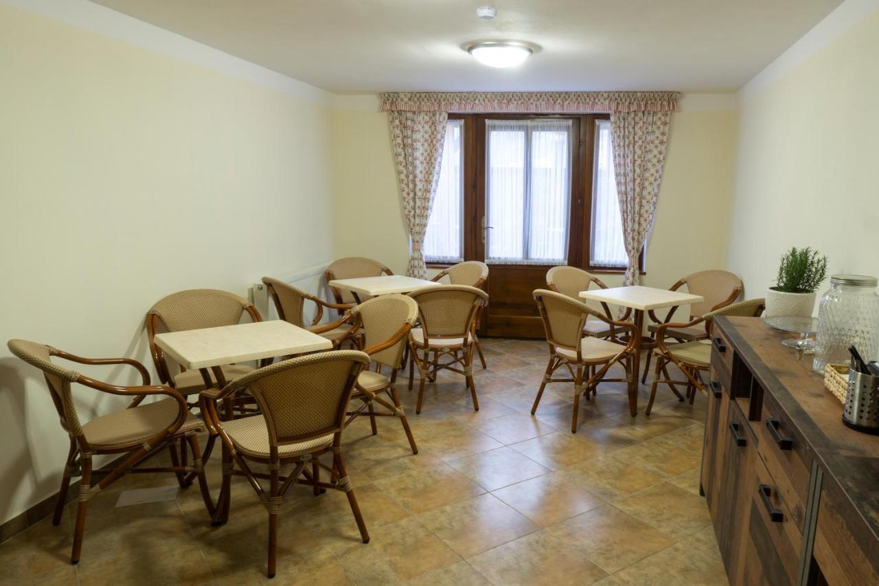 Penzion Ruze Benesov nad Ploucnici Εξωτερικό φωτογραφία